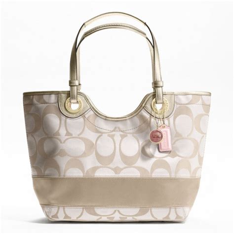 clearance on coach tote handbags